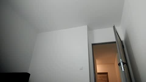 Snapshot of tanvick chatting on 10/21/25, 06:47 tanvick online show from 10/21/25, 06:47