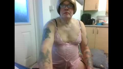 Snapshot of tanya_sissie_somerset chatting on 02/06/25, 07:35 tanya_sissie_somerset online show from 02/06/25, 07:35