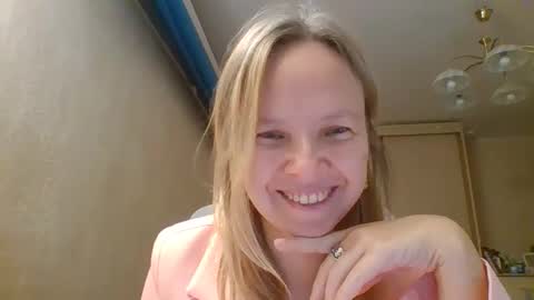 Snapshot of tanystar chatting on 11/30/25, 02:04 tanystar online show from 11/30/25, 02:04