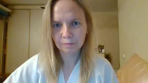 Snapshot of tanystar chatting on 12/01/25, 01:16 tanystar online show from 12/01/25, 01:16