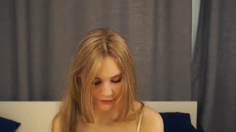 Naomi online show from 09/12/25, 07:08