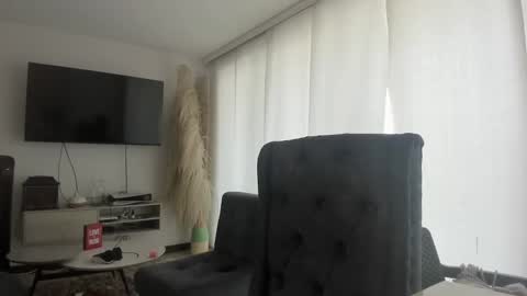 Snapshot of tara__ chatting on 10/09/25, 05:44 tara__ online show from 10/09/25, 05:44