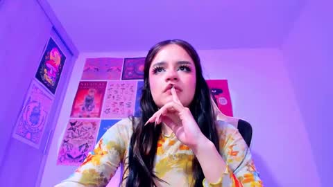 Snapshot of tara_hs chatting on 01/06/25, 05:27 online show from 01/06/25, 05:27