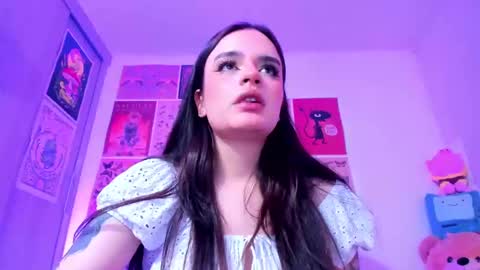 Snapshot of tara_hs chatting on 01/14/25, 08:15 online show from 01/14/25, 08:15