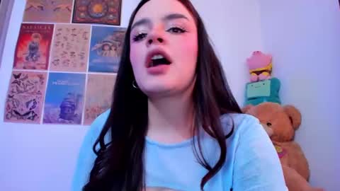 Snapshot of tara_hs chatting on 02/20/25, 03:41 online show from 02/20/25, 03:41