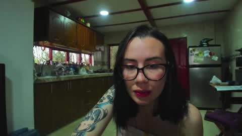 Snapshot of tara_joi chatting on 11/28/25, 08:00 Tara online show from 11/28/25, 08:00