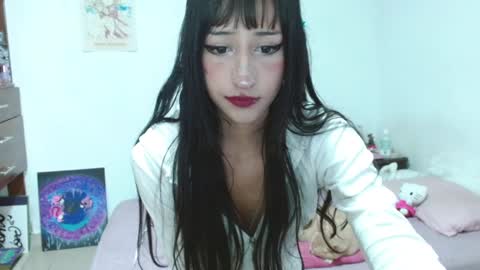 Snapshot of tara_tetsu chatting on 01/26/25, 10:46 xemy Please help me to reach 1000 thumbs up online show from 01/26/25, 10:46