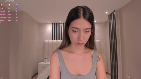 Snapshot of taralawrence chatting on 09/22/25, 12:56 Tara Lawrence online show from 09/22/25, 12:56