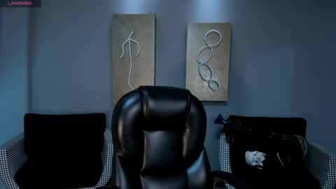 Snapshot of taralawrence chatting on 11/01/25, 03:08 Tara Lawrence online show from 11/01/25, 03:08