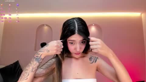 Snapshot of taralawrence chatting on 11/02/25, 11:07 Tara Lawrence online show from 11/02/25, 11:07