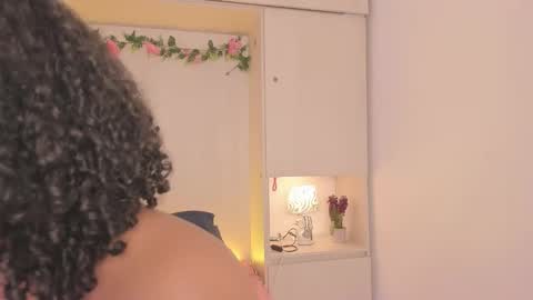  T A R A  online show from 11/30/25, 04:27