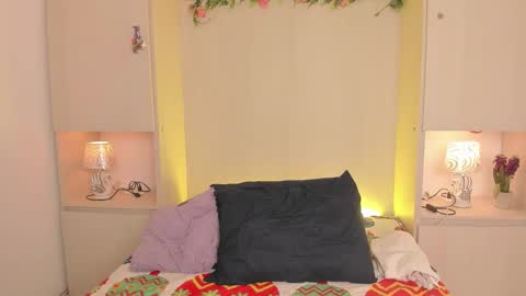  T A R A  online show from 12/03/25, 04:53