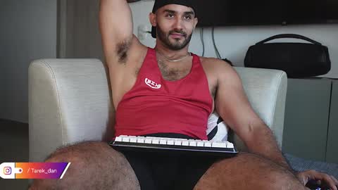 Snapshot of tarek_dan chatting on 01/07/26, 01:57 Tarek online show from 01/07/26, 01:57