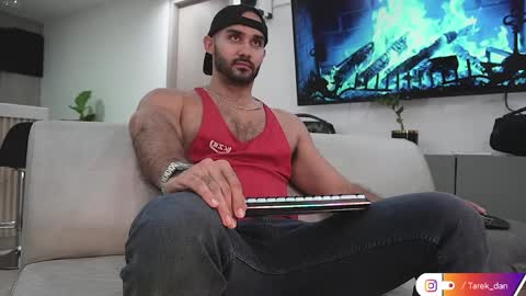 Snapshot of tarek_dan chatting on 04/08/26, 01:38 Tarek online show from 04/08/26, 01:38