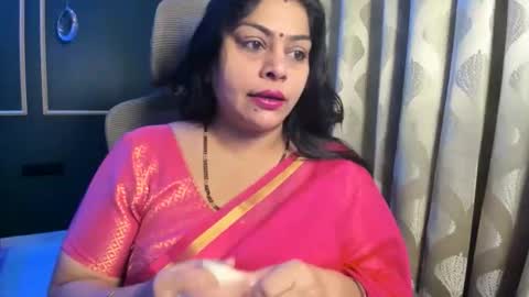 Snapshot of tarivishu23 chatting on 12/18/25, 01:33 tarivishu23 online show from 12/18/25, 01:33