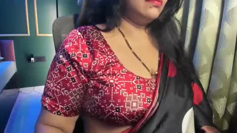 Snapshot of tarivishu23 chatting on 02/14/26, 01:35 tarivishu23 online show from 02/14/26, 01:35