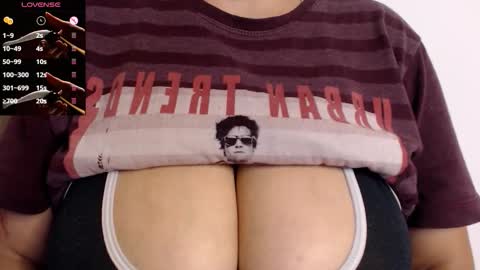 Snapshot of tarrant_ chatting on 11/06/25, 12:11 tarrant_ online show from 11/06/25, 12:11