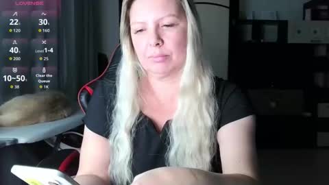 Snapshot of tasha__moon chatting on 10/17/25, 04:09 Tasha  Moon online show from 10/17/25, 04:09