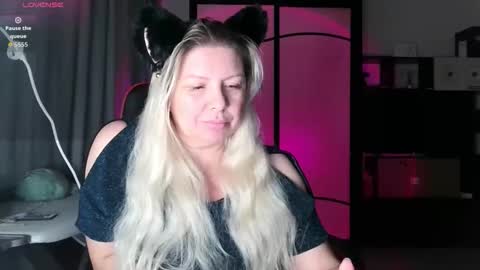 Tasha  Moon online show from 10/30/25, 04:19