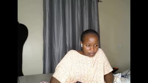 Snapshot of tasha_kimmy chatting on 09/13/25, 06:08 Ireen online show from 09/13/25, 06:08