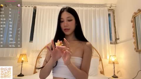 Snapshot of tashinadoncaster chatting on 11/09/25, 04:33 Viola online show from 11/09/25, 04:33