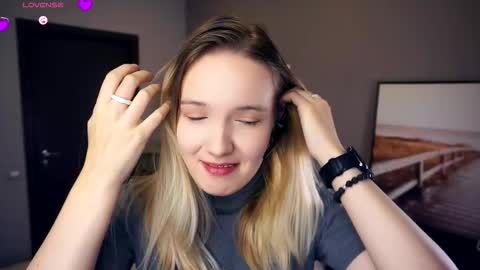 Snapshot of tashinapetitto chatting on 09/30/25, 07:13 Your Ressie online show from 09/30/25, 07:13