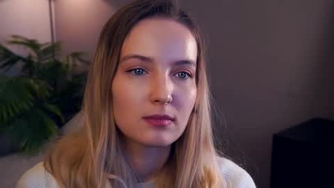 Snapshot of tashinapetitto chatting on 10/19/25, 07:42 Your Ressie online show from 10/19/25, 07:42