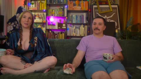 Snapshot of task_manager chatting on 10/15/25, 01:55 Vivian Clark online show from 10/15/25, 01:55