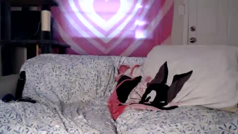 Snapshot of tasteekitty chatting on 09/25/25, 04:54 Tastee Kitty online show from 09/25/25, 04:54