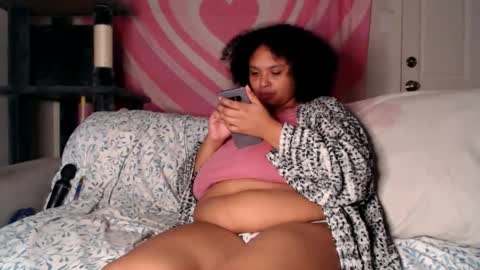 Snapshot of tasteekitty chatting on 10/07/25, 08:11 Tastee Kitty online show from 10/07/25, 08:11