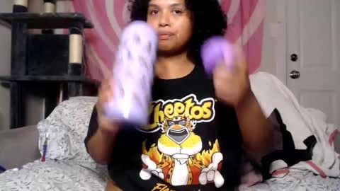 Snapshot of tasteekitty chatting on 10/30/25, 05:09 Tastee Kitty online show from 10/30/25, 05:09