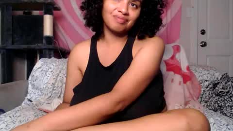 Snapshot of tasteekitty chatting on 11/04/25, 07:07 Tastee Kitty online show from 11/04/25, 07:07