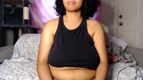 Snapshot of tasteekitty chatting on 11/23/25, 11:15 Tastee Kitty online show from 11/23/25, 11:15