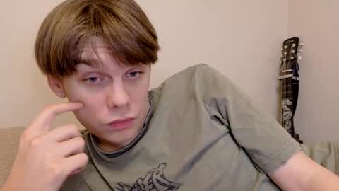 Snapshot of tasteithorny chatting on 04/02/26, 01:47 tasteithorny online show from 04/02/26, 01:47