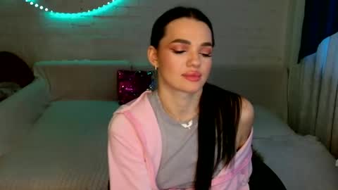 Snapshot of tasty_babyy chatting on 11/19/25, 01:22 tasty_babyy online show from 11/19/25, 01:22