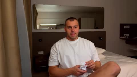 Snapshot of tasty_justin chatting on 09/14/25, 07:24 My shows 2100500 UTC3 online show from 09/14/25, 07:24