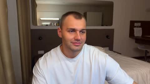 Snapshot of tasty_justin chatting on 10/09/25, 07:45 My shows 2100500 UTC3 online show from 10/09/25, 07:45