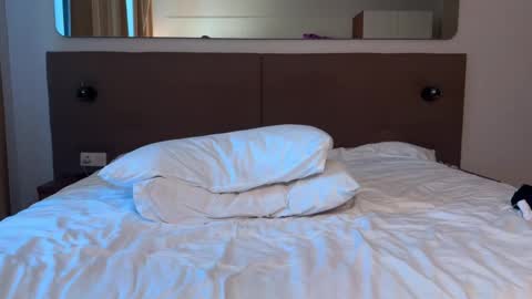 Snapshot of tasty_justin chatting on 11/15/25, 07:38 My shows 2100500 UTC3 online show from 11/15/25, 07:38