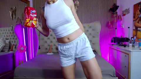 TastyPatricia online show from 06/25/26, 09:03