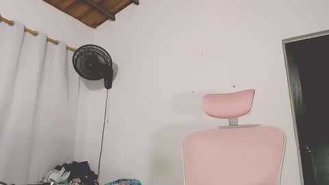 Snapshot of tata20_ chatting on 11/24/25, 01:27 tatabebe online show from 11/24/25, 01:27