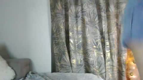 Snapshot of tateisblonde chatting on 11/27/25, 08:05 tateisblonde online show from 11/27/25, 08:05