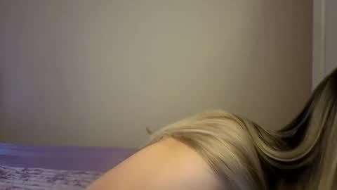 Snapshot of tateisblonde chatting on 05/26/26, 09:11 tateisblonde online show from 05/26/26, 09:11