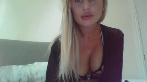 Snapshot of tatiana19988 chatting on 07/25/26, 07:00 tatiana19988 online show from 07/25/26, 07:00