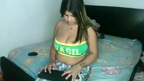 Snapshot of tatiana499 chatting on 01/14/25, 04:47 Tatiana online show from 01/14/25, 04:47