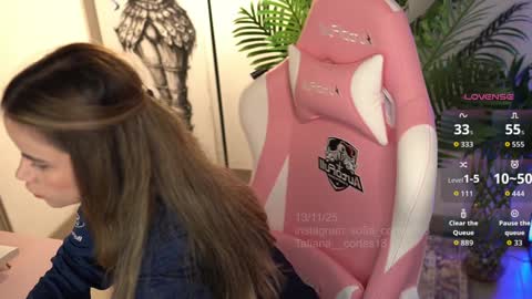 Snapshot of tatiana__cortes18 chatting on 11/13/25, 08:19 Sofia But You can call me Sofi online show from 11/13/25, 08:19