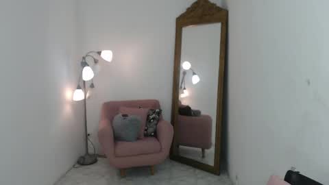 Snapshot of tatiana_oconell2 chatting on 06/05/26, 03:35 isabel online show from 06/05/26, 03:35