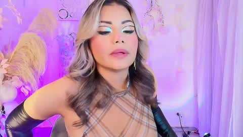 Snapshot of tatiana_ruiiz chatting on 02/27/26, 11:27 Tatiana online show from 02/27/26, 11:27