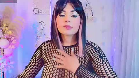 Snapshot of tatiana_ruiiz chatting on 03/27/26, 01:22 Tatiana online show from 03/27/26, 01:22