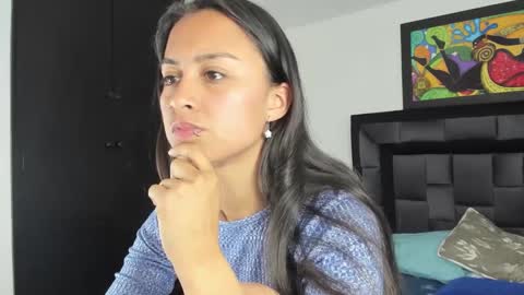 Snapshot of tatiana_valencia chatting on 02/25/25, 03:49 Tati online show from 02/25/25, 03:49