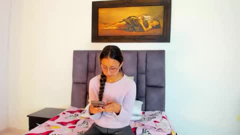 Snapshot of tatiana_valencia chatting on 06/07/26, 12:42 Tati online show from 06/07/26, 12:42